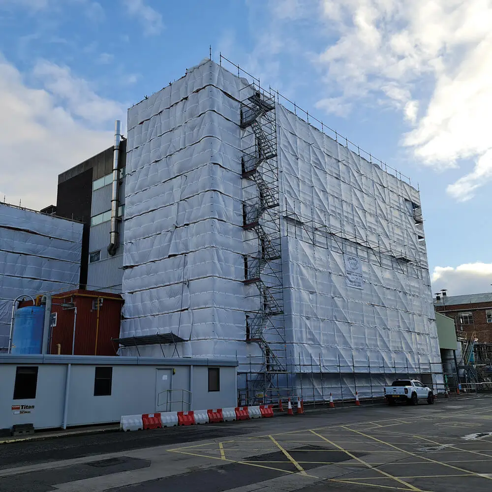 commercial roofer